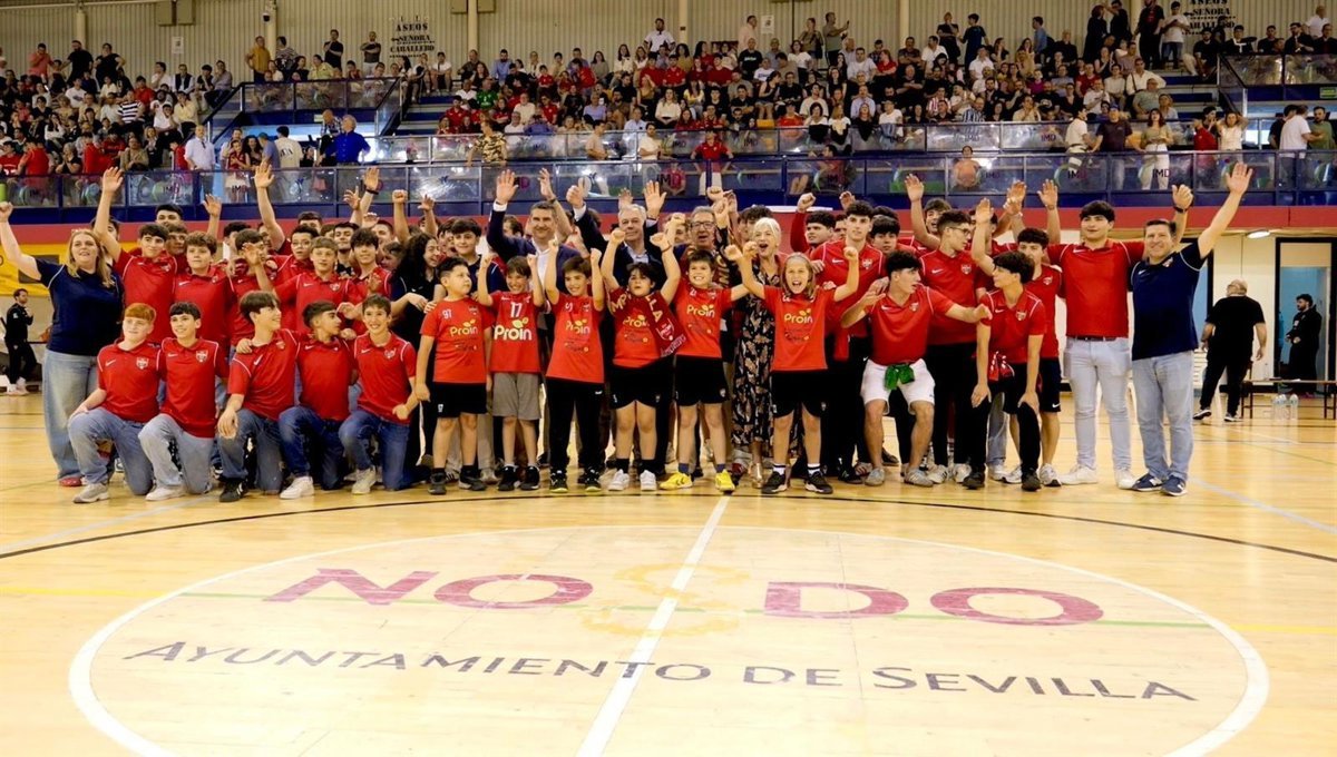 El-alcalde-felicita-al-Cajasol-Sevilla-BM-por-ascender-a.jpg