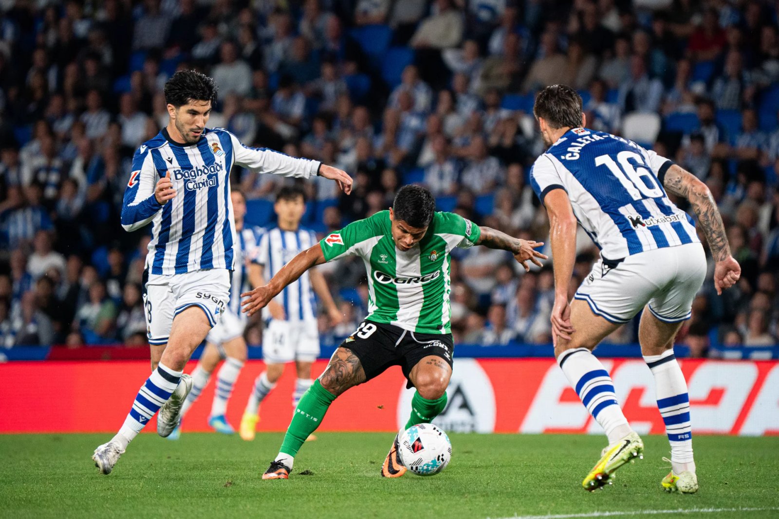 Empate-2-2-entre-Real-Betis-y-Real-Sociedad-en-Anoeta.jpg
