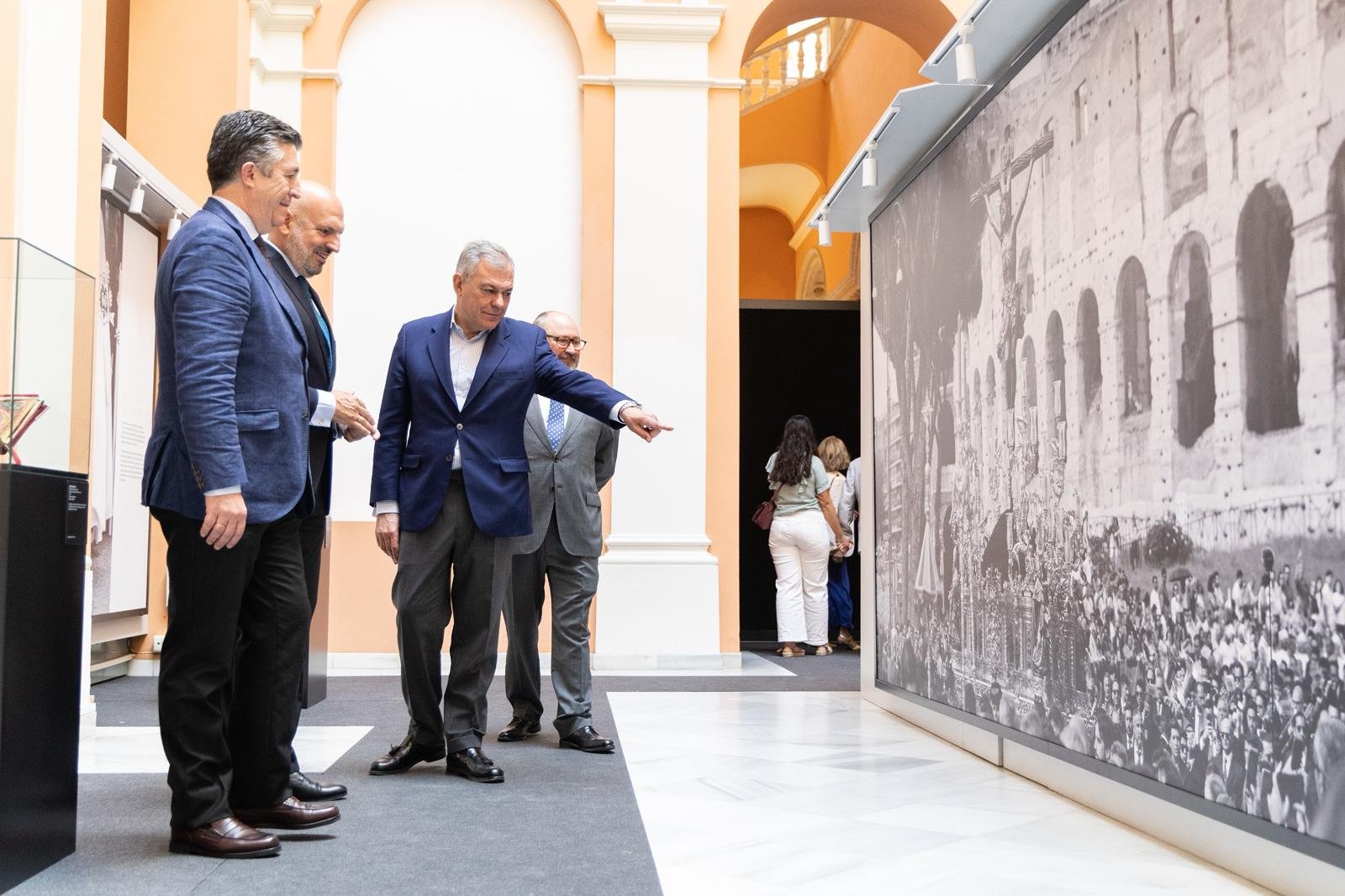 Exposicion-Romae-Fuit-en-Ayuntamiento-de-Sevilla-memoria-jubilar-del.jpeg
