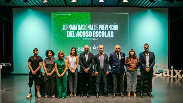 Sevilla se une a la lucha contra el acoso escolar con la jornada de Real Betis y AEPAE