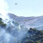 Sevilla alerta a los vecinos de Parauta para que permanezcan en casa por humo de incendio